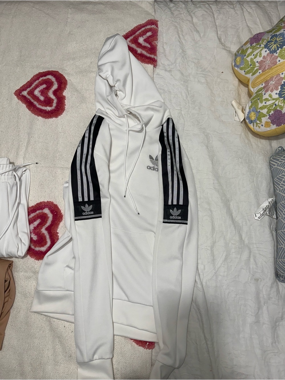 Men’s Adidas White Chile Inspired Joggers And Hoodie Bundle - Picture 9 of 16